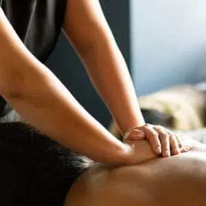 Giliųjų audinių/giluminis nugaros masažas